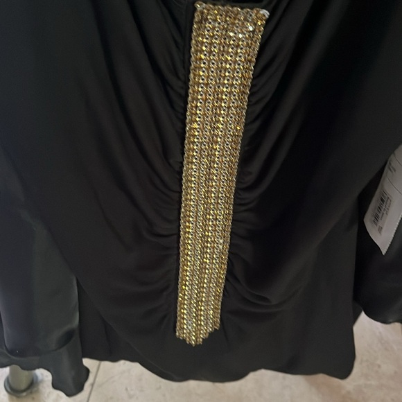 Absolutely Gorgeous! Black Satin gown! - Picture 9 of 11